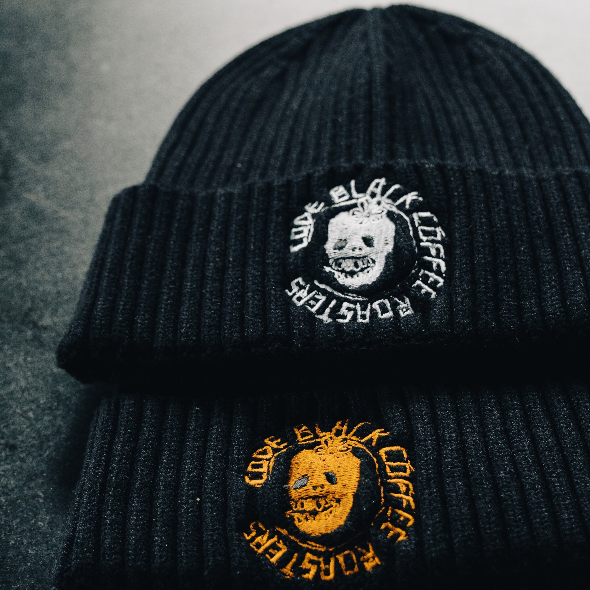 Code Black Coffee 'Legacy Skull' Thick Ribbed Beanie - Gold